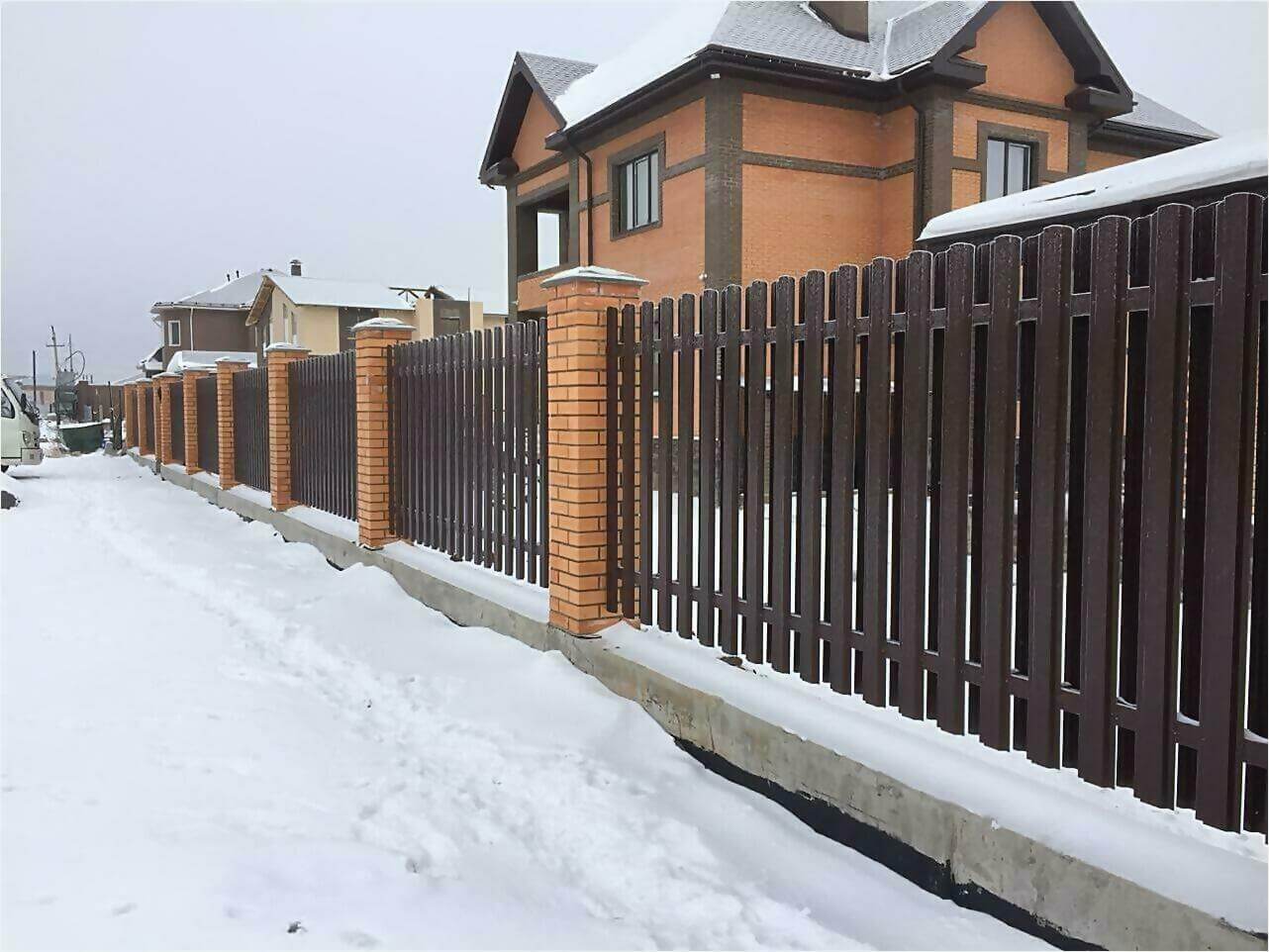 Забор из штакетника 95м фото1 в Челябинске