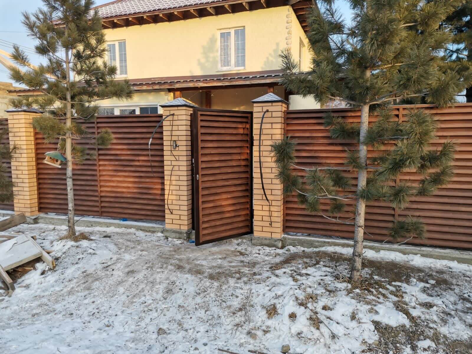 забор-жалюзи 65м Каштан фото1 в Челябинске
