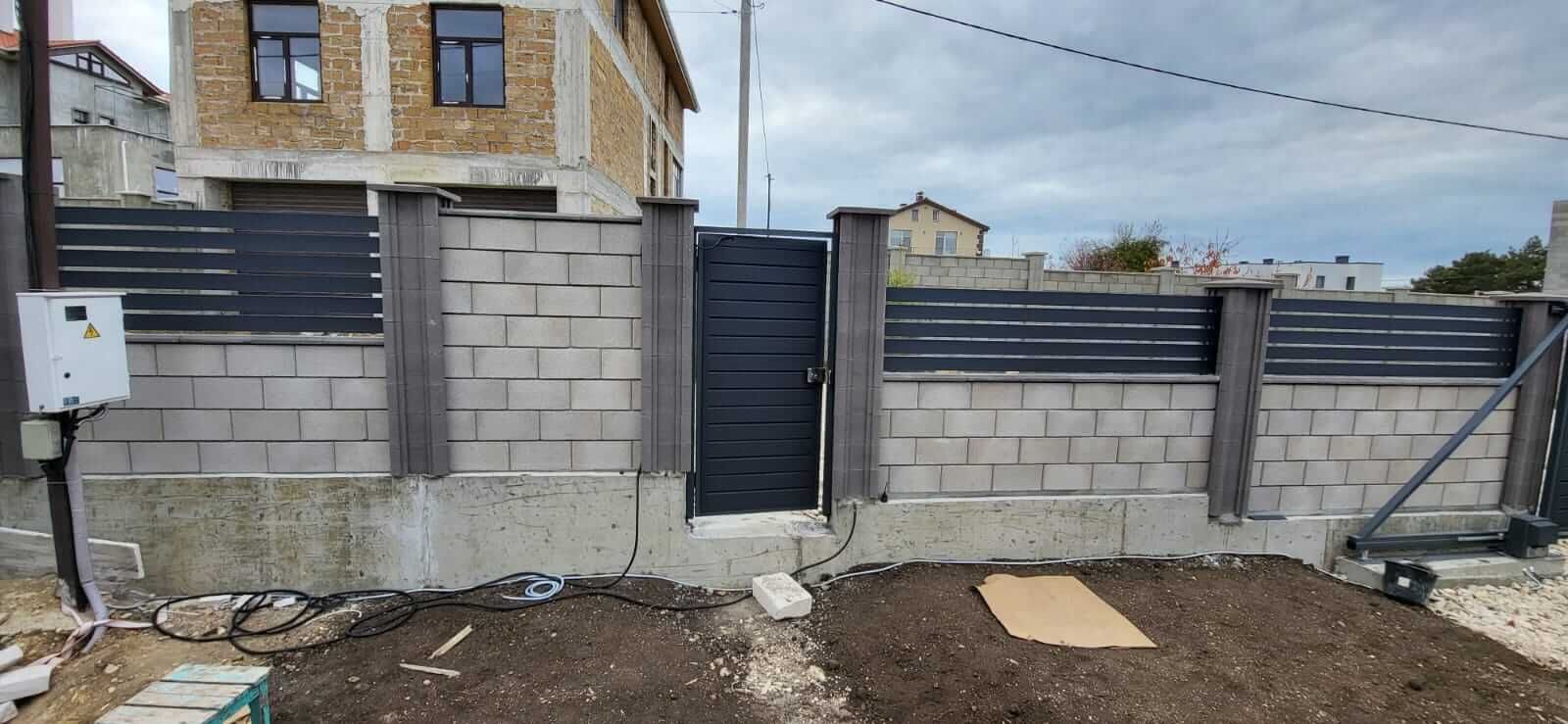 Забор-ранчо из металлопланкена 28м RAL7024 Серый Графит МАТТЕ фото 6 в Челябинске