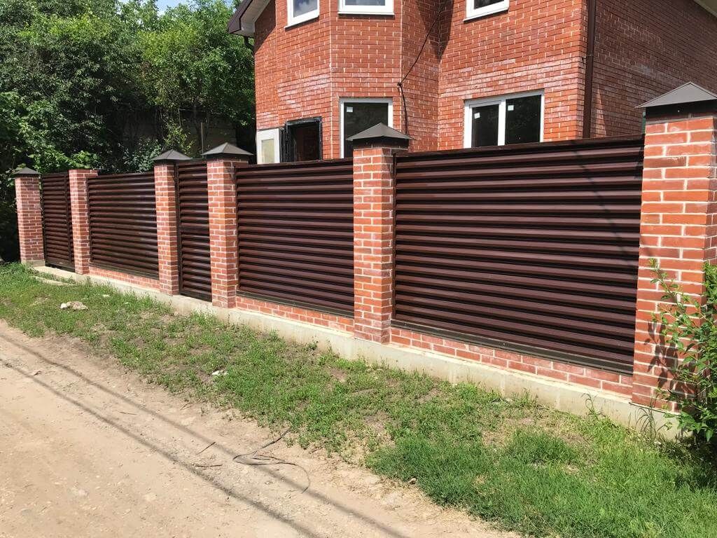 Забор из ламелей ЭКО-Z усиленных 25м RAL8017/8017 Шоколад двусторонний в Челябинске