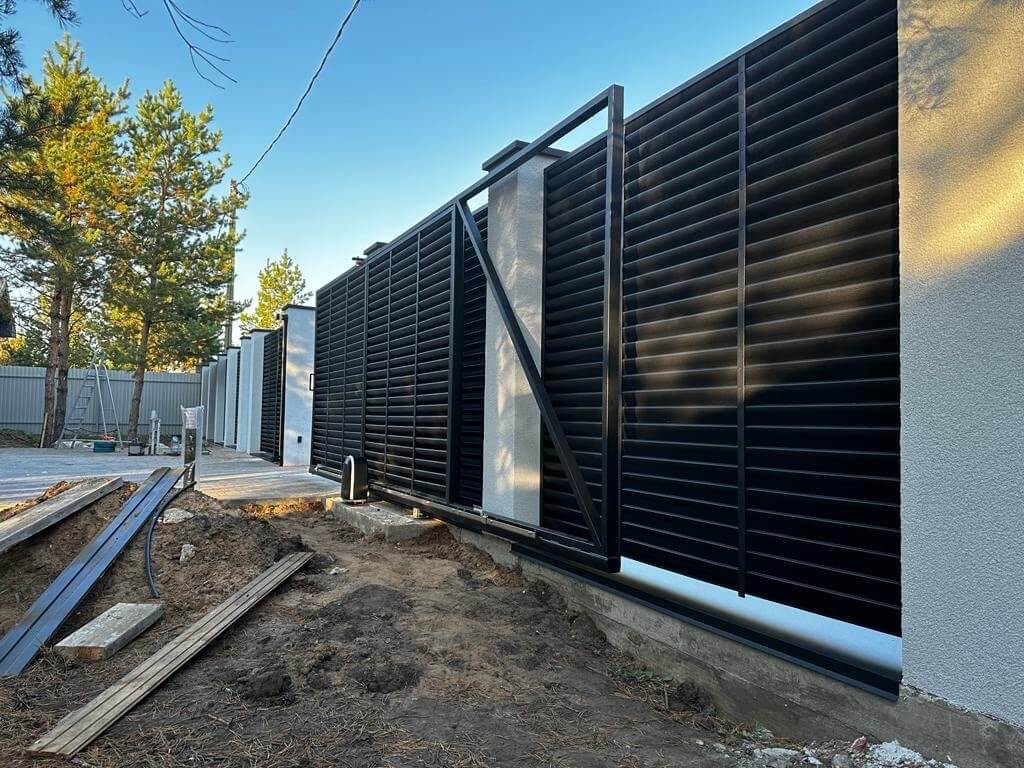 Забор-жалюзи 18м RAL9005/9005 Черный двухсторонний МАТТЕ фото 1 в Челябинске
