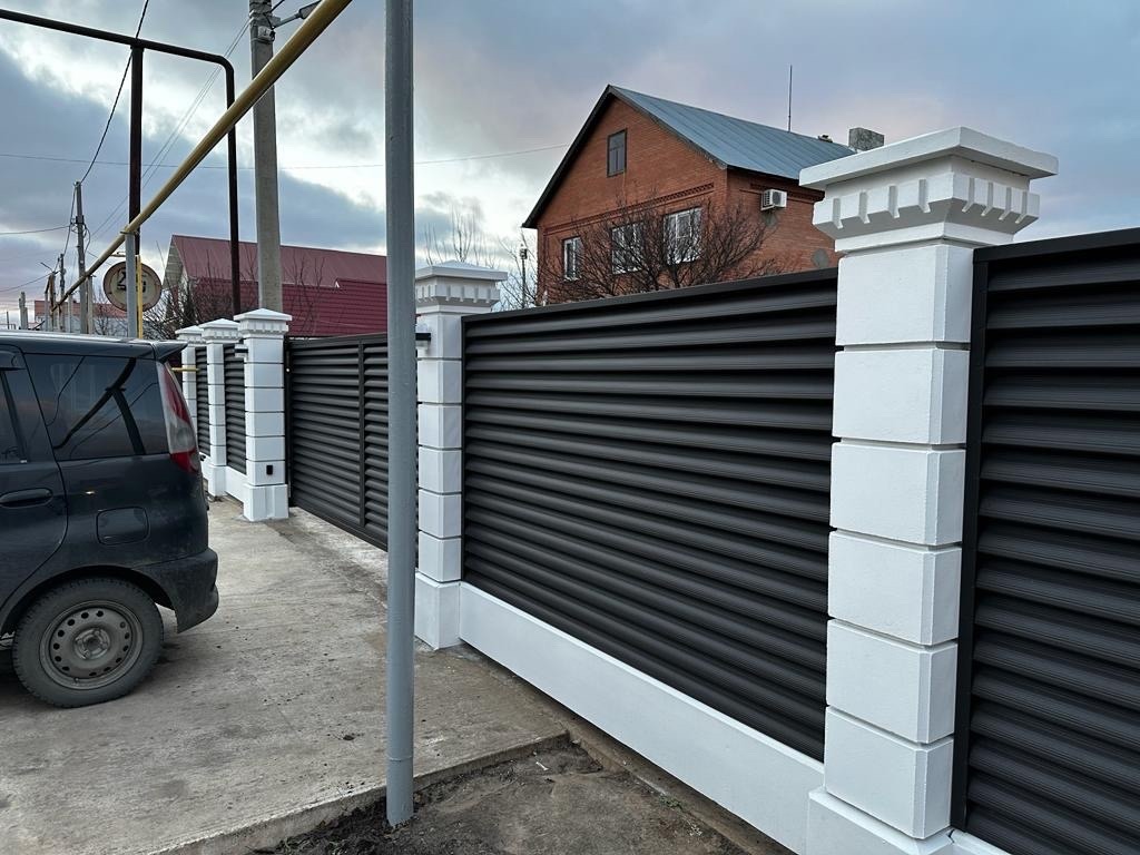 Забор из ламелей Еврожалюзи 35м RAL8019/8019 Темный Шоколад двусторонний MATTE фото 6 в Челябинске