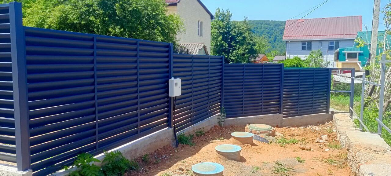Забор-жалюзи из ламелей Еврожалюзи 53м RAL7024 Серый Графит МАТТЕ фото 2 в Челябинске