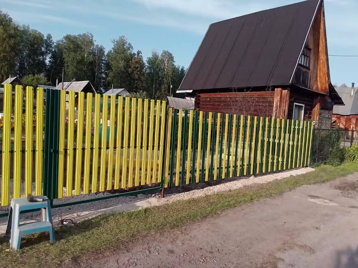 Забор из евроштакетника 13м RAL1018 Желтый фото 3 в Челябинске