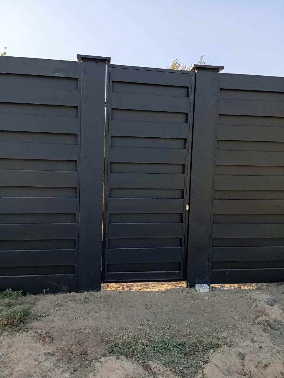Забор-ранчо из металлопланкена 37м RAL9005 Черный МАТТЕ фото 3 в Челябинске
