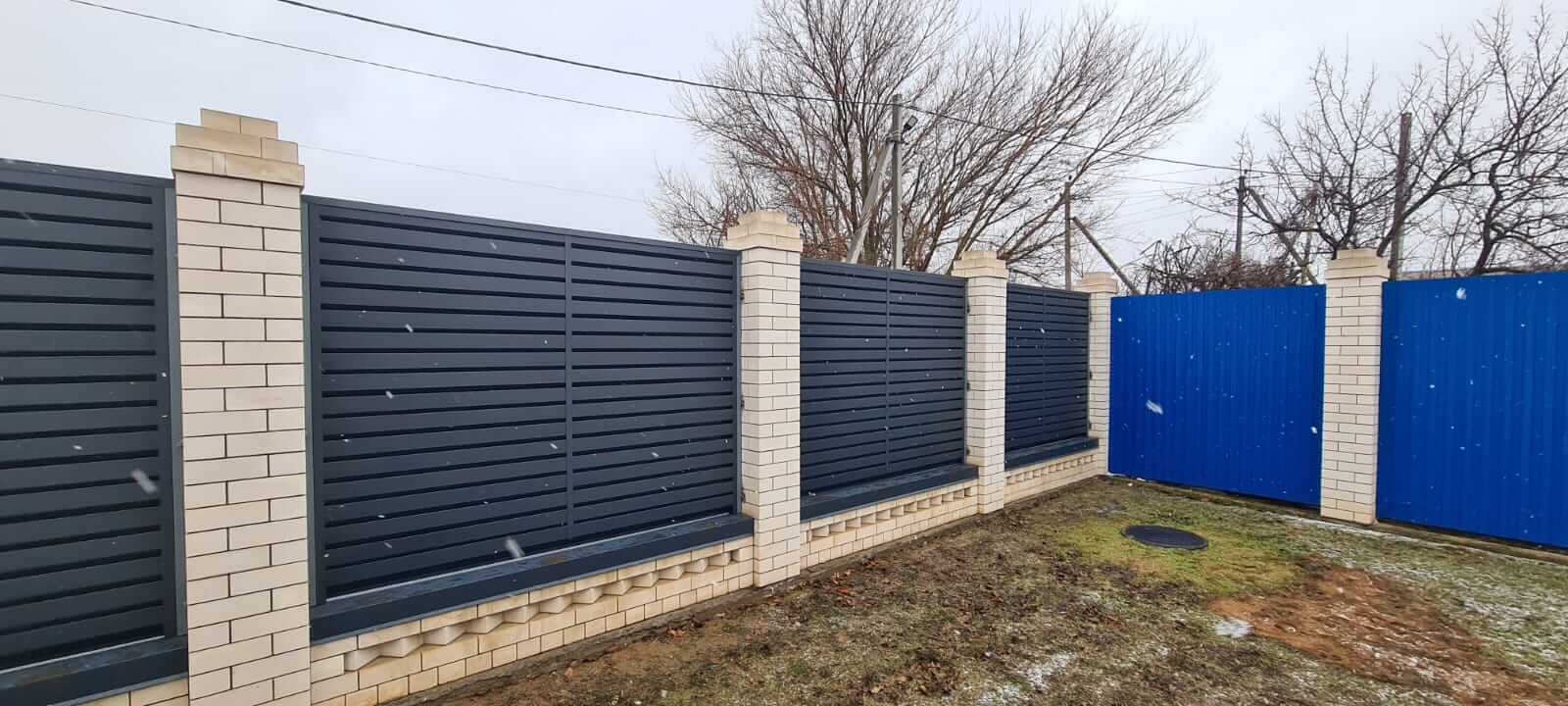 Забор-жалюзи из ламелей Хай-Тек 23м RAL7024/7024 Серый Графит двусторонний МАТТЕ фото 6 в Челябинске