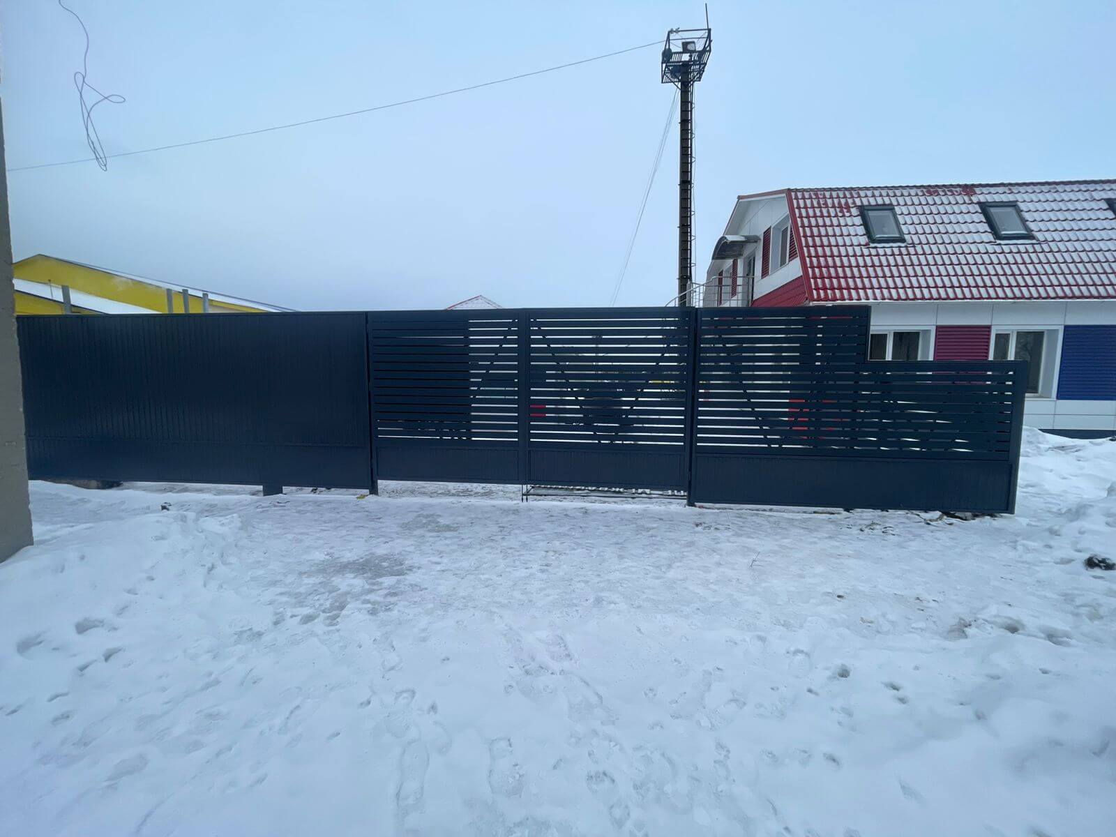 Забор-ранчо из металлического планкена 11м RAL7024 Серый Графит фото 2 в Челябинске