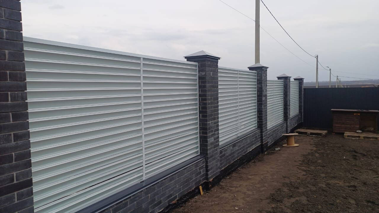 Забор-жалюзи из ламелей ЭКО-Z 94м RAL9003/9003 Белый двусторонний фото 1 в Челябинске