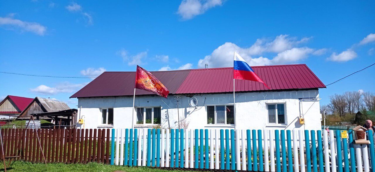Забор из евроштакетника 16м RAL5021 Морская Волна, RAL9003 Белый в Челябинске