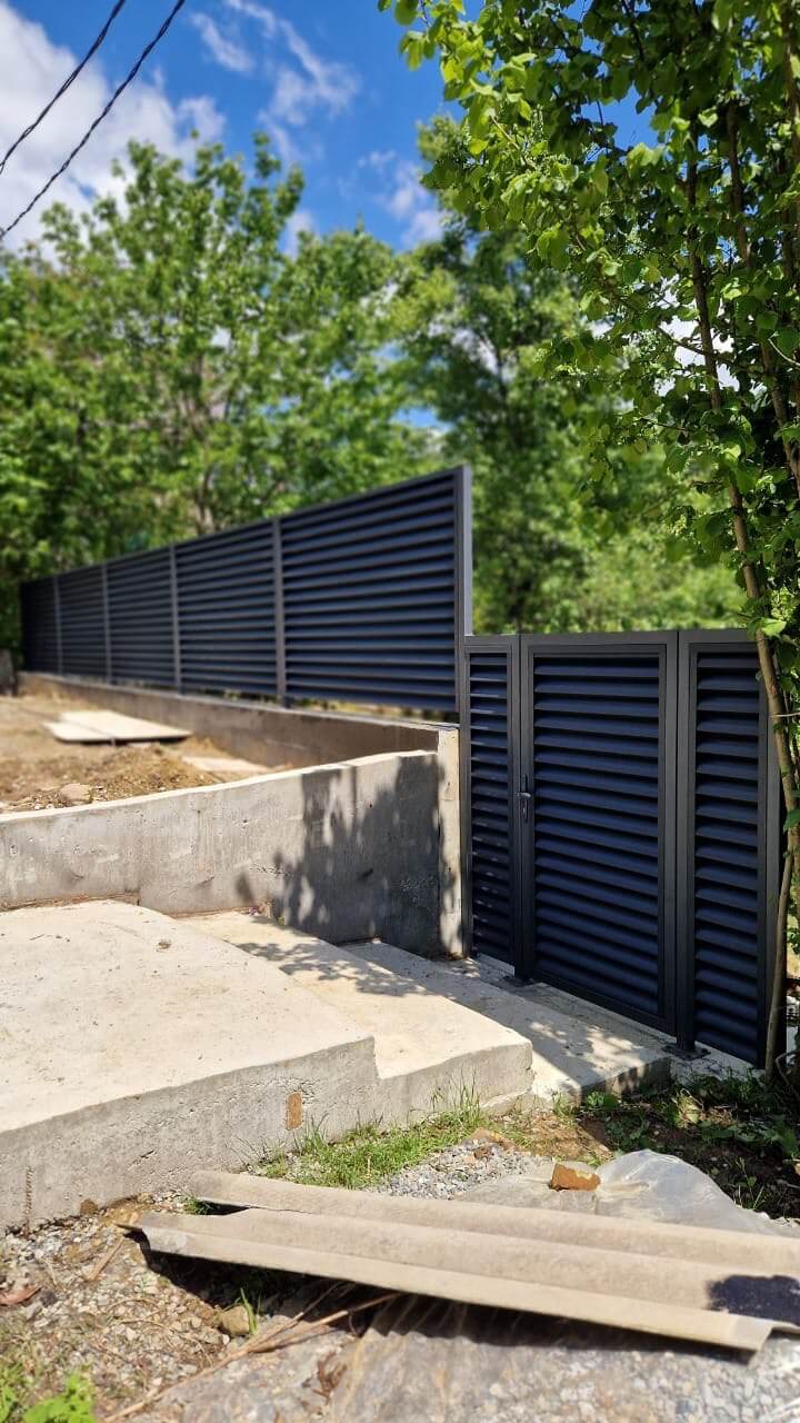 Забор-жалюзи из ламелей еврожалюзи 23м RAL7024/7024 Серый Графит двусторонний МАТТЕ фото 1 в Челябинске