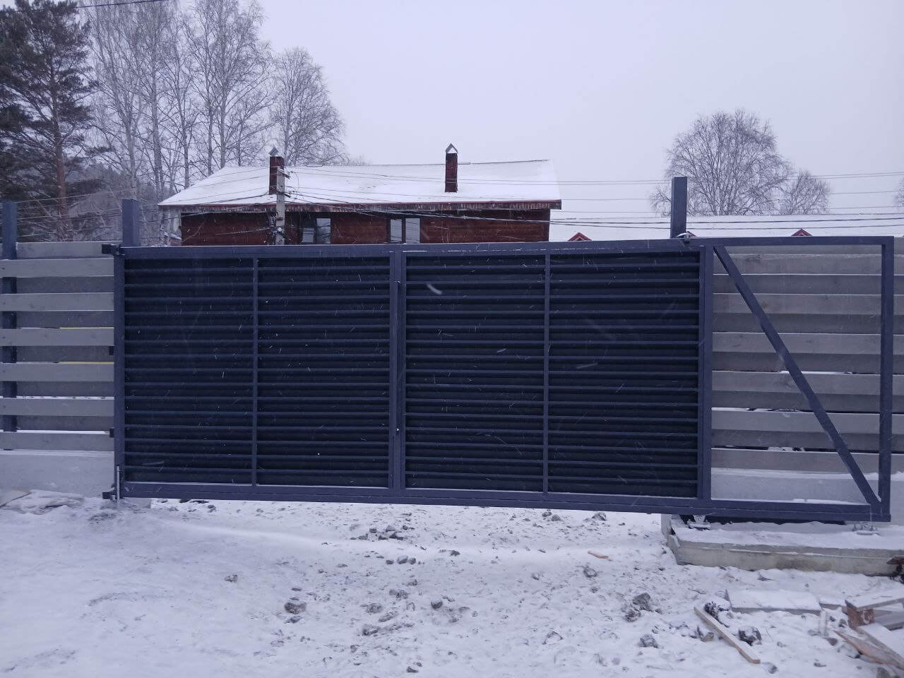 Входная группа из ламелей Хай-Тек RAL7024/7024 Серый Графит двусторонний МАТТЕ фото 17 в Челябинске