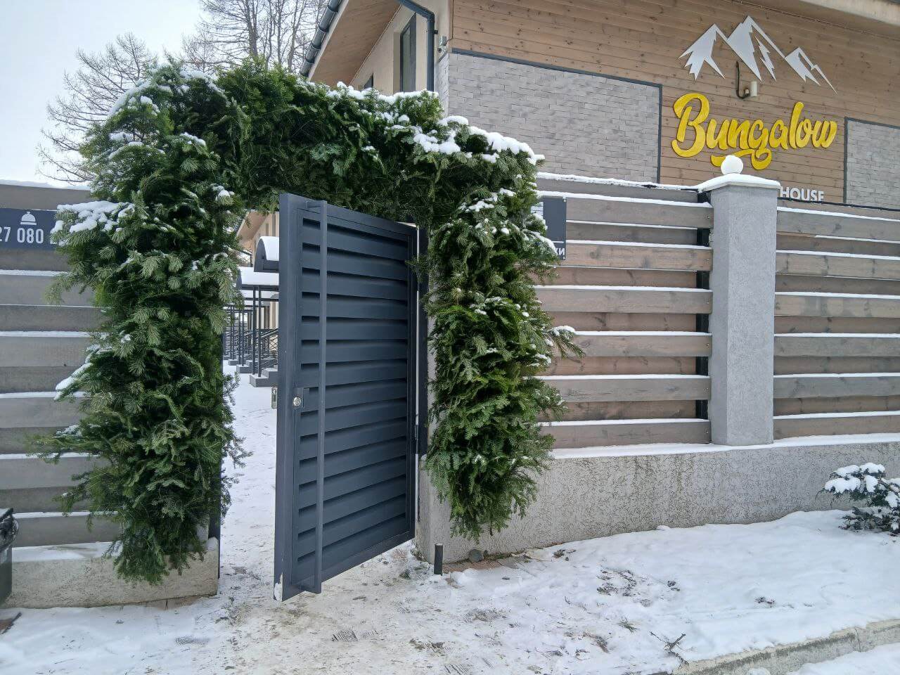 Входная группа из ламелей Хай-Тек RAL7024/7024 Серый Графит двусторонний МАТТЕ фото 15 в Челябинске