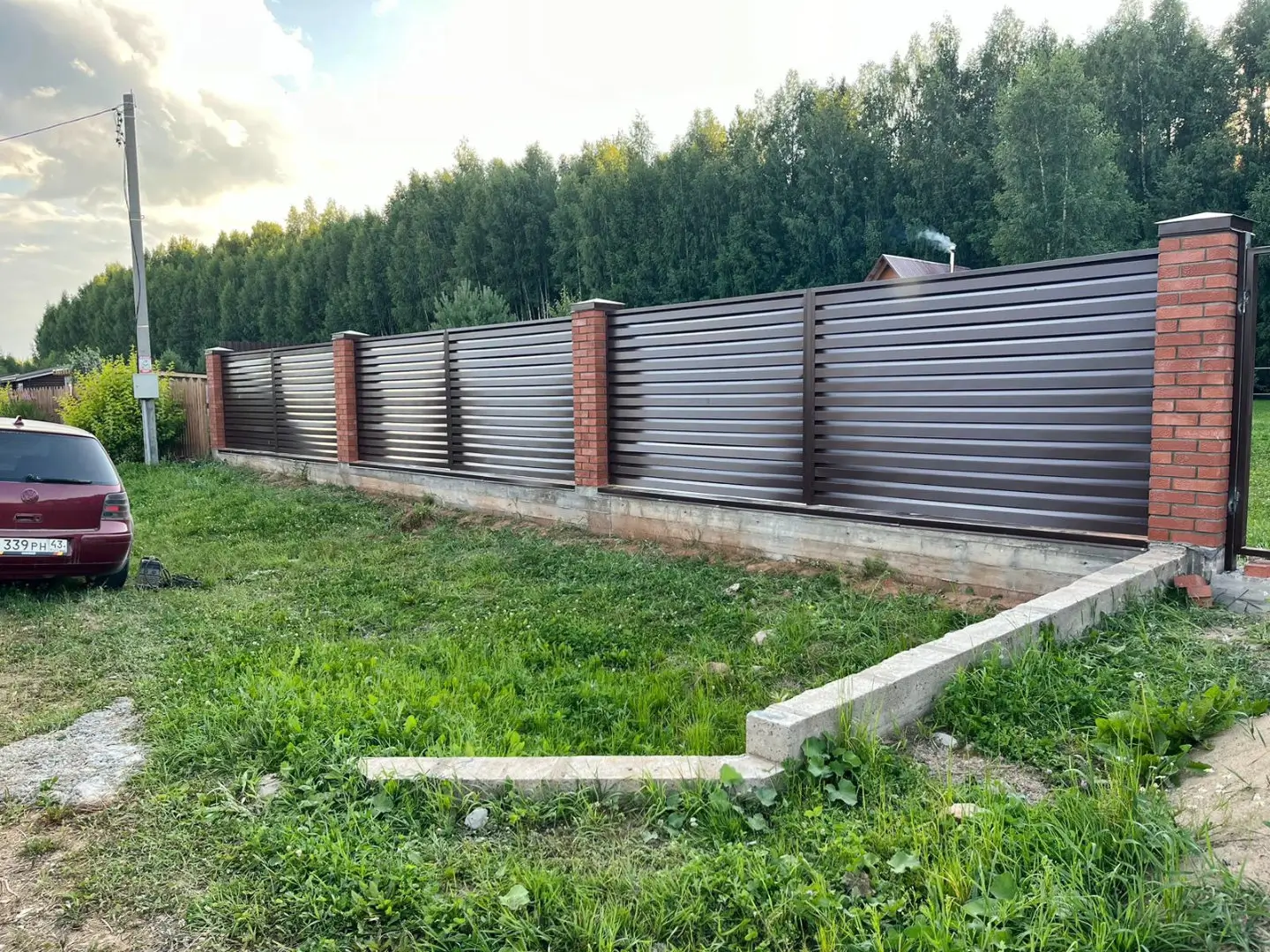 Забор-жалюзи из ламелей Хай-Тек 26м RAL8017/8017 Шоколад двусторонний в Челябинске