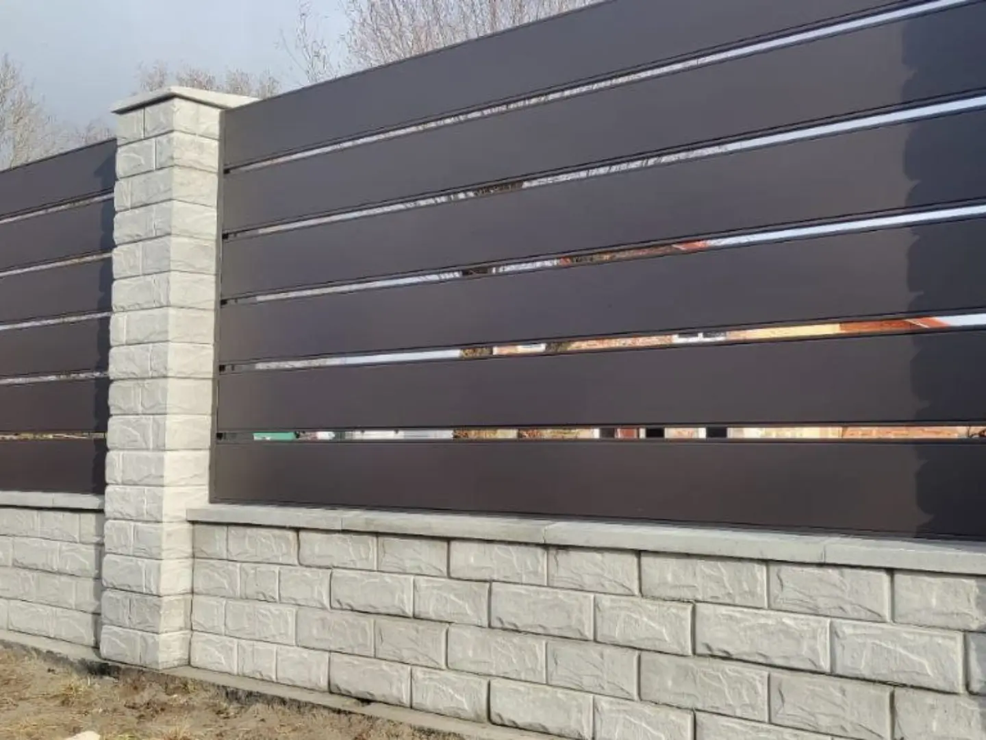 Забор-ранчо из металлопланкена 32м RAL8019 Темный Шоколад МАТТЕ фото 3 в Челябинске